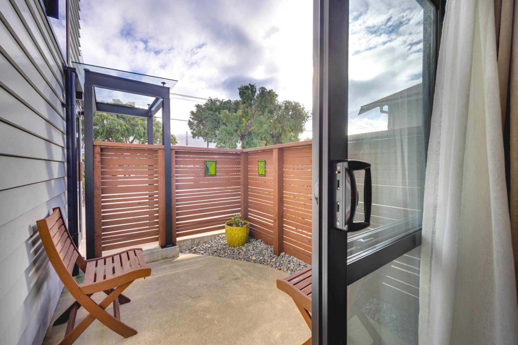 Ava Lodge Lower Hutt Exterior photo