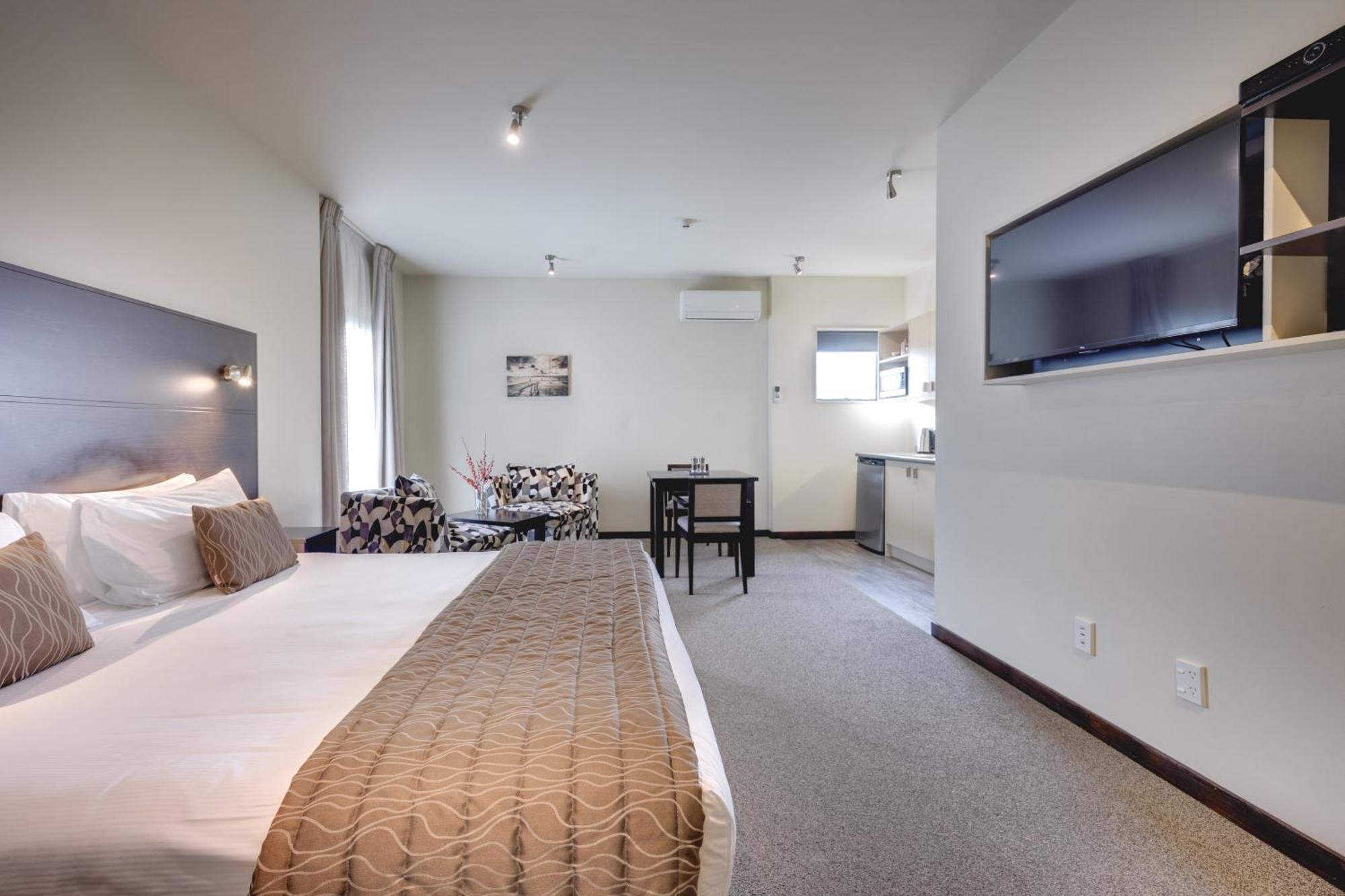 Ava Lodge Lower Hutt Room photo