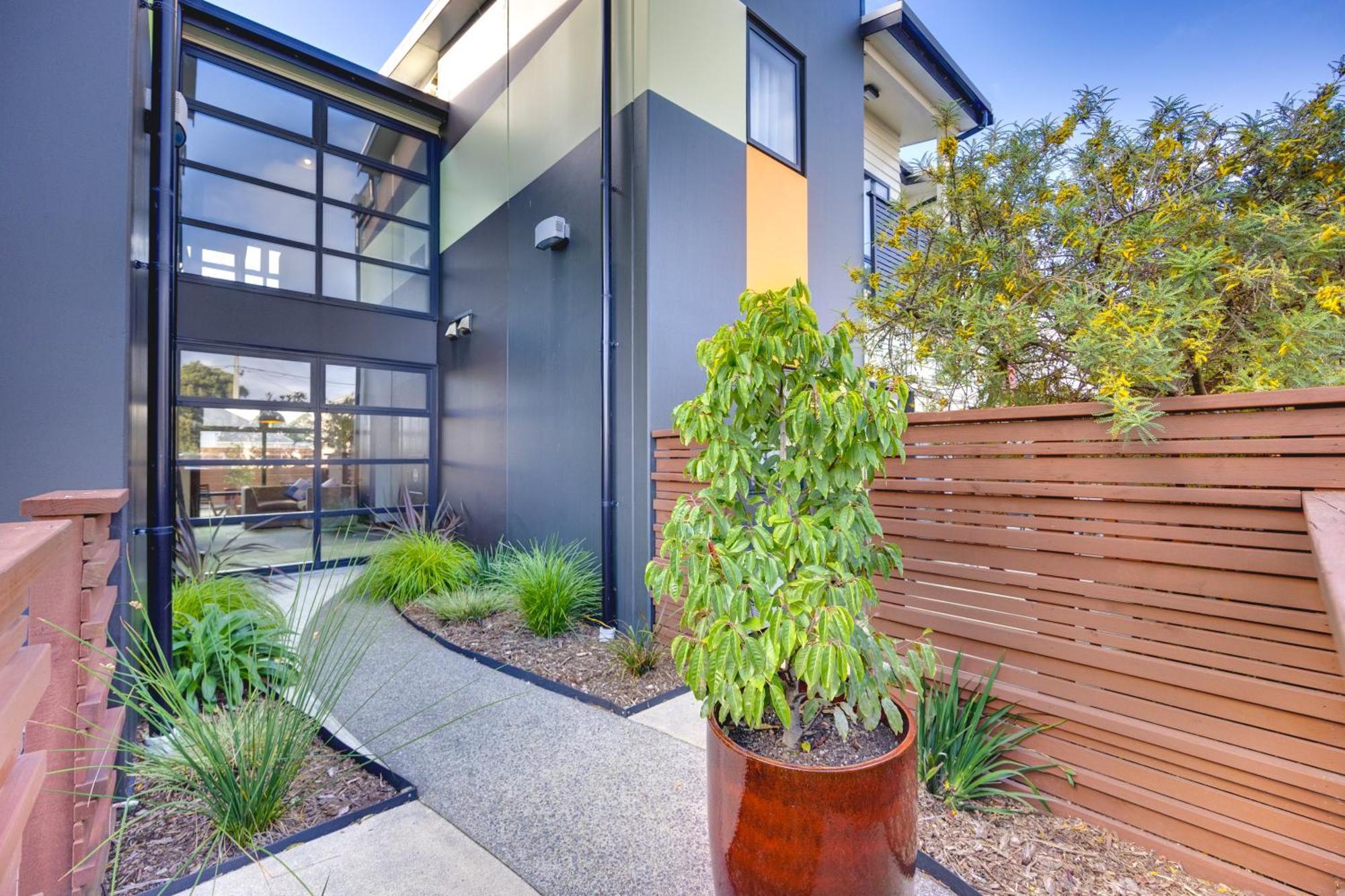Ava Lodge Lower Hutt Exterior photo