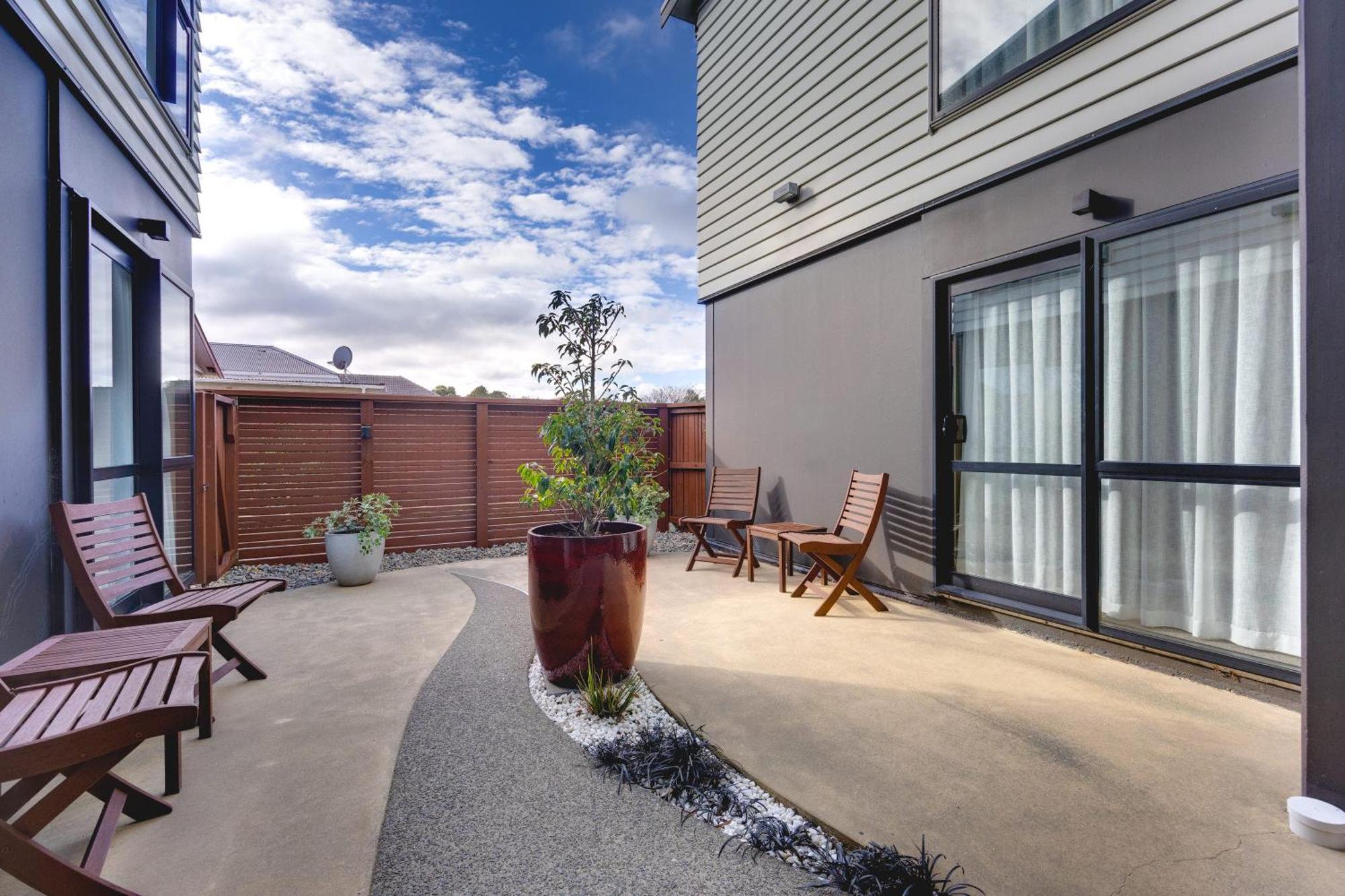 Ava Lodge Lower Hutt Exterior photo